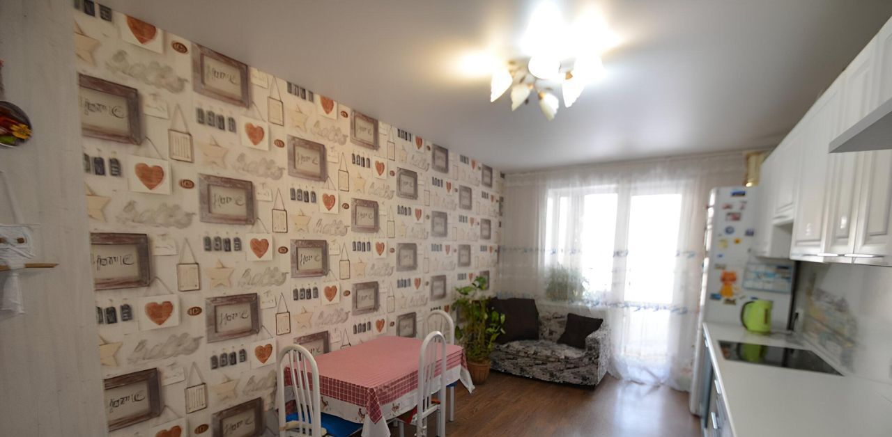 квартира г Омск р-н Кировский пр-кт Комарова 21 фото 5