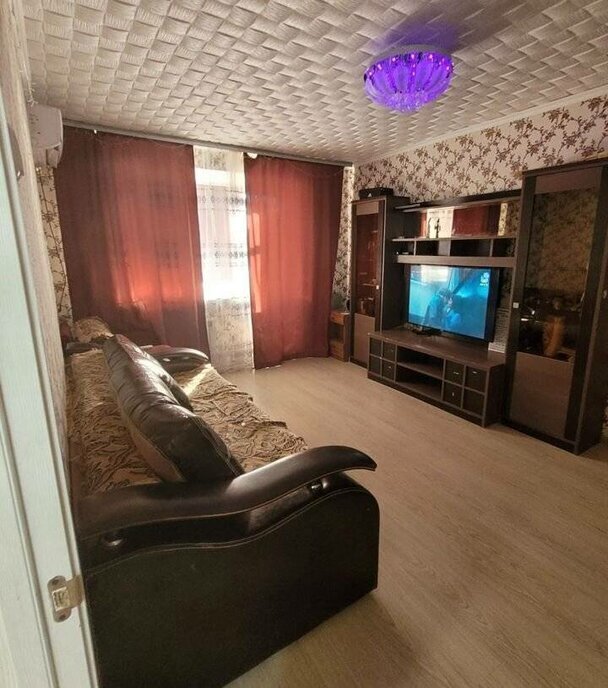 квартира г Каменск-Шахтинский мкр Лиховской ул Октябрьская 131 фото 2