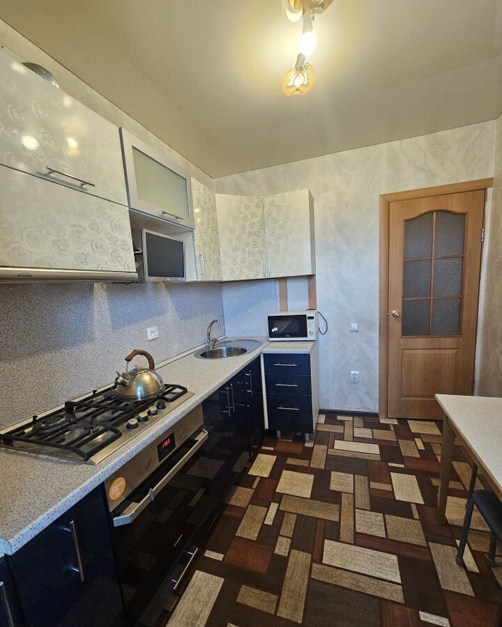 квартира г Пермь р-н Орджоникидзевский ул Карбышева 76/2 фото 2