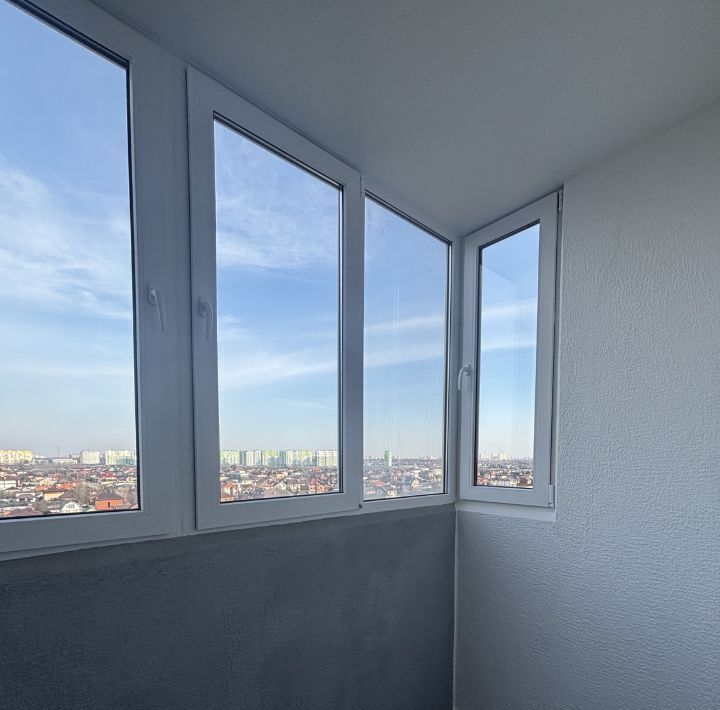 квартира г Краснодар р-н Прикубанский ул им. Героя Яцкова И.В. 19к/3 фото 3