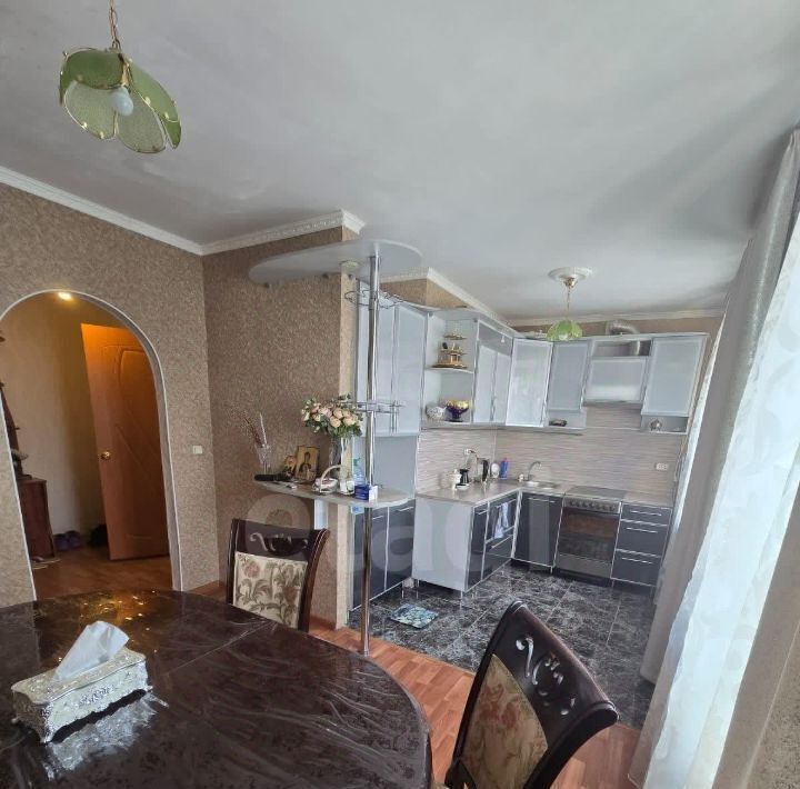 квартира г Белогорск ул Серышева 8 фото 5