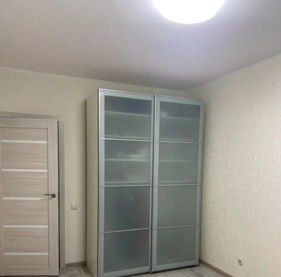 квартира г Омск р-н Кировский б-р Архитекторов 17/2 фото 2