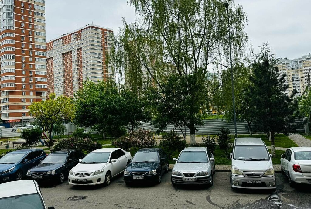 квартира г Краснодар пр-кт им. писателя Знаменского 9к/1 фото 18