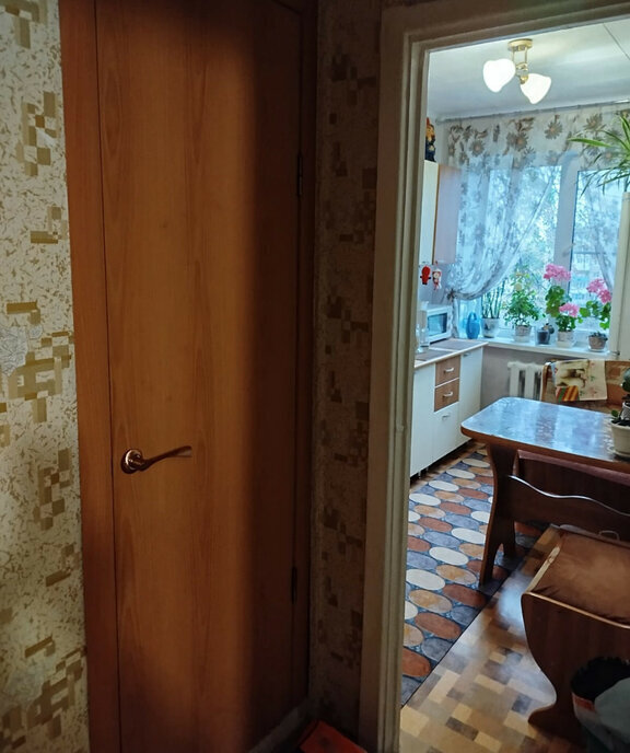 комната г Саратов ул Зенитная 12а фото 2