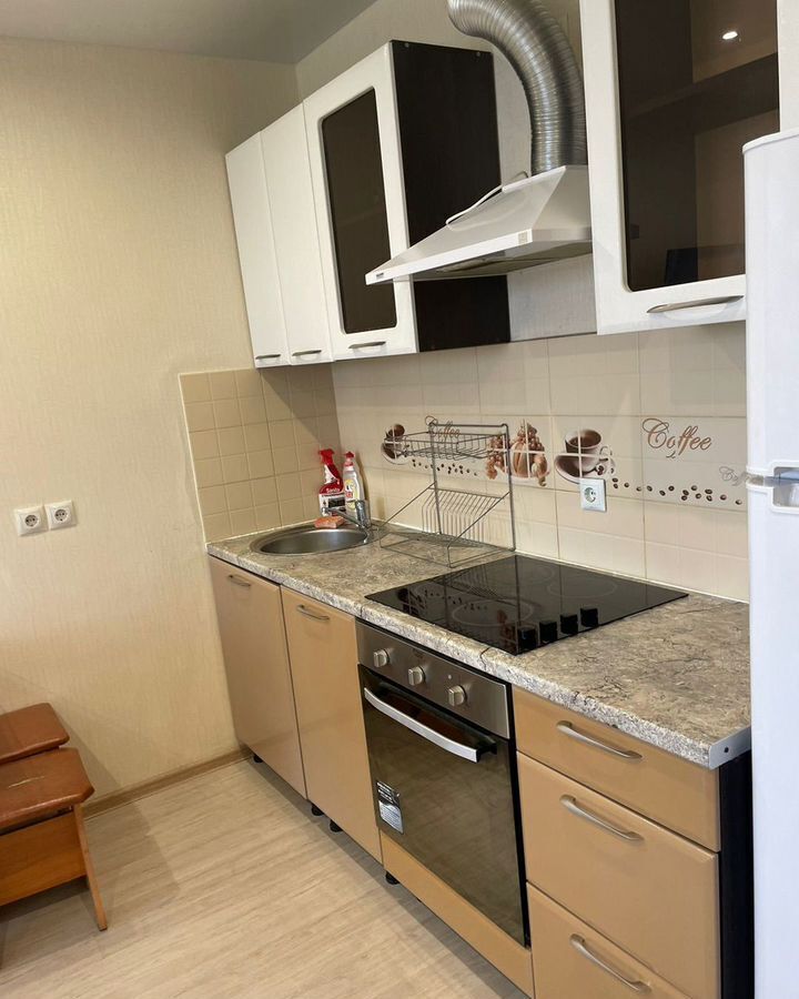 квартира г Омск р-н Кировский ул Конева 10к/1 фото 2