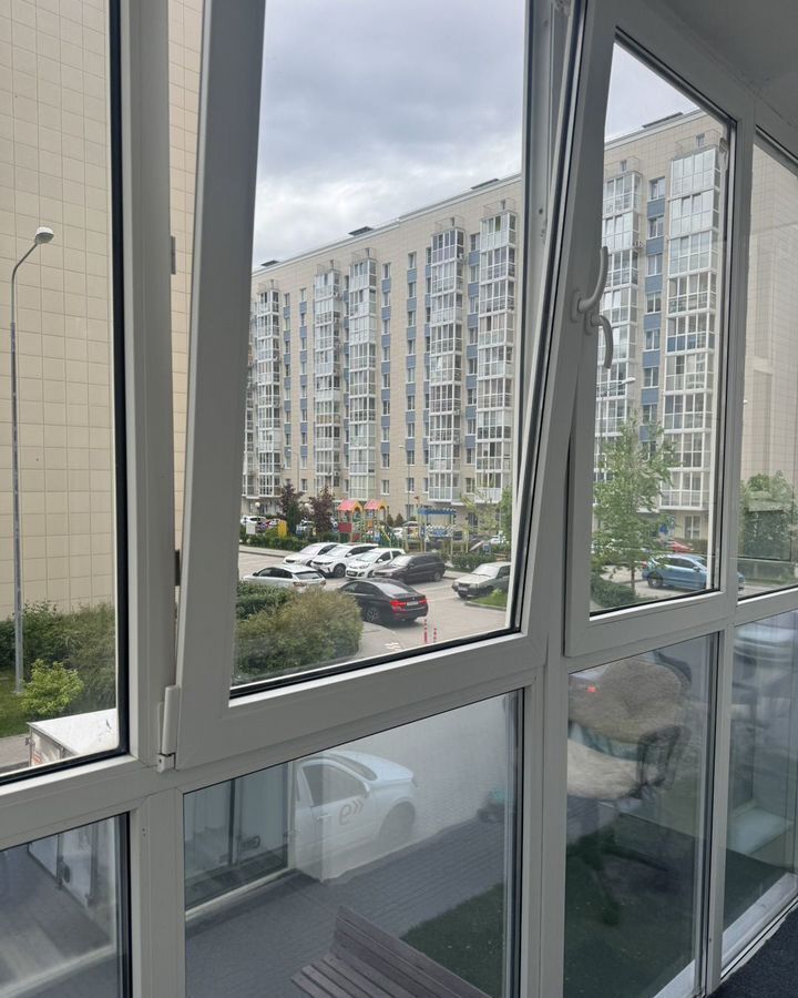 квартира г Тольятти р-н Автозаводский ул Полякова 28б фото 2