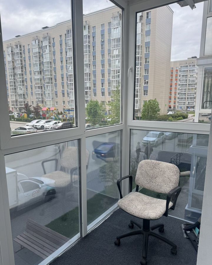 квартира г Тольятти р-н Автозаводский ул Полякова 28б фото 3