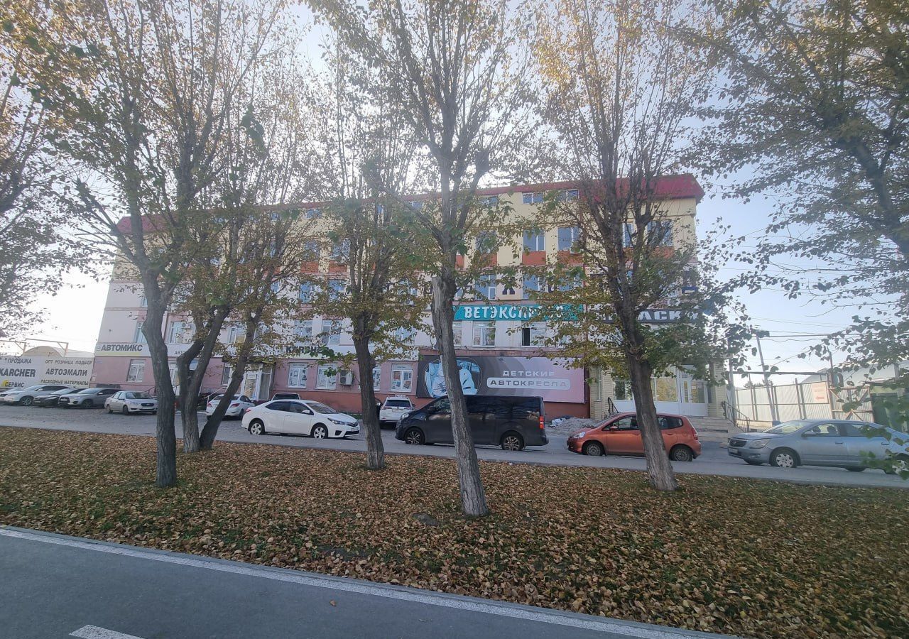 офис г Тюмень р-н Ленинский ул 50 лет Октября 120 фото 2