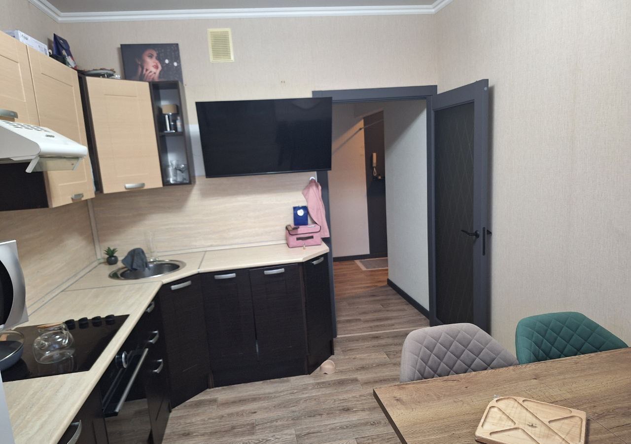 квартира г Тольятти р-н Автозаводский ул 40 лет Победы 47б фото 1
