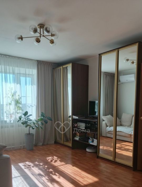 квартира г Волгоград р-н Тракторозаводский ул им. Жолудева 19а фото 1