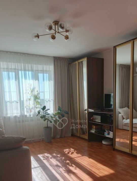 квартира г Волгоград р-н Тракторозаводский ул им. Жолудева 19а фото 3