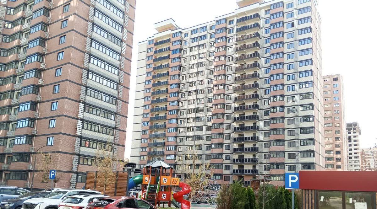 квартира г Краснодар р-н Прикубанский ул им. Героя Владислава Посадского 17к/1 фото 3