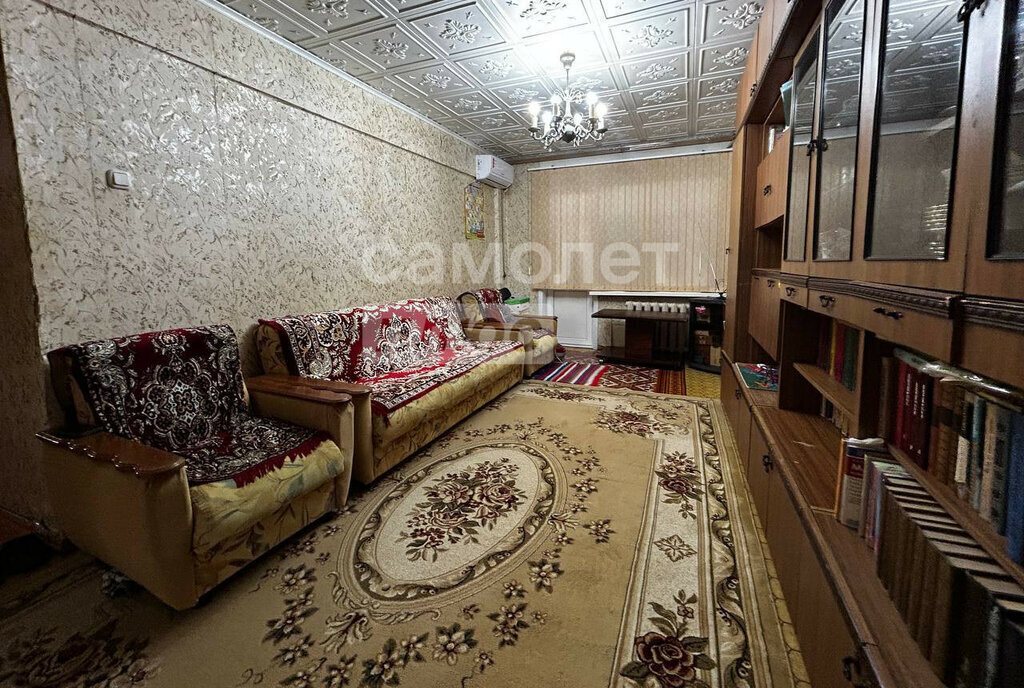 квартира г Астрахань ул Яблочкова 5 фото 1