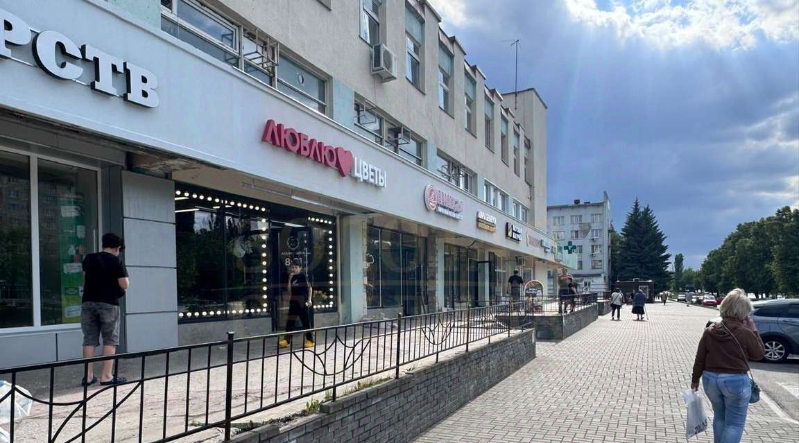 торговое помещение г Старый Оскол пр-кт Губкина 5 фото 3