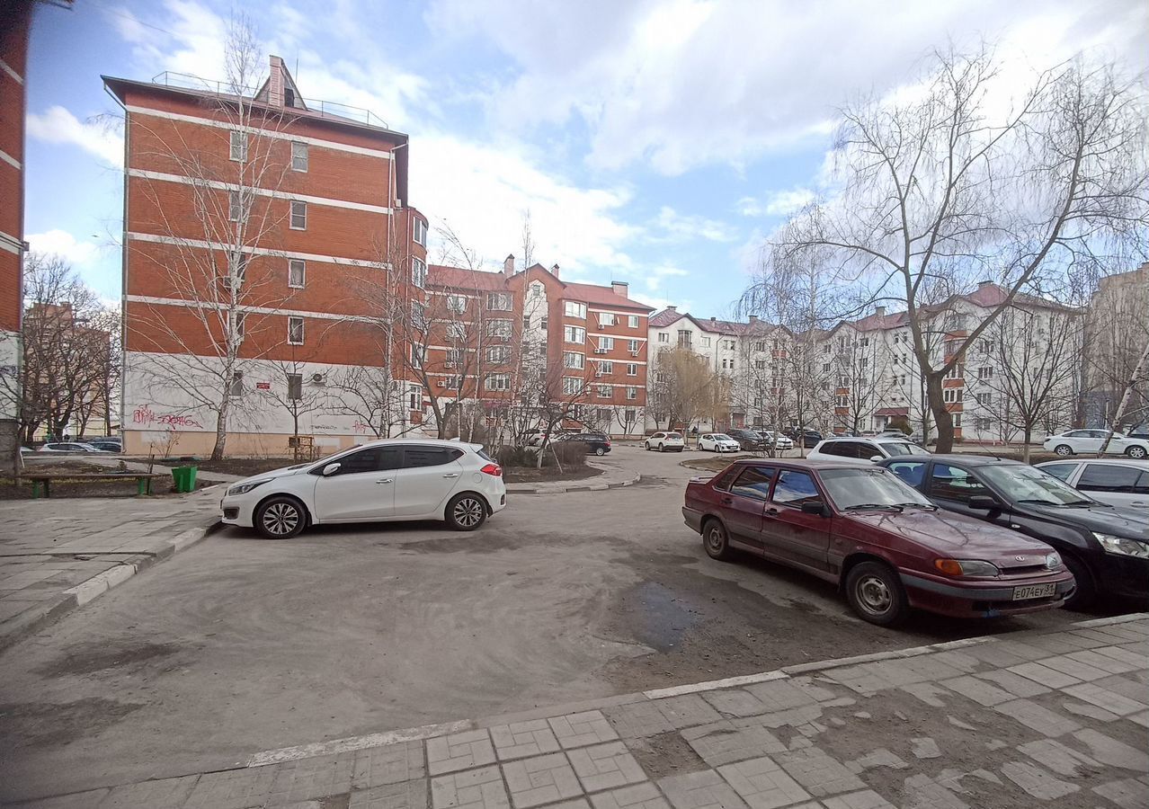 квартира г Старый Оскол мкр-н Дубрава, квартал 3, 3 фото 1