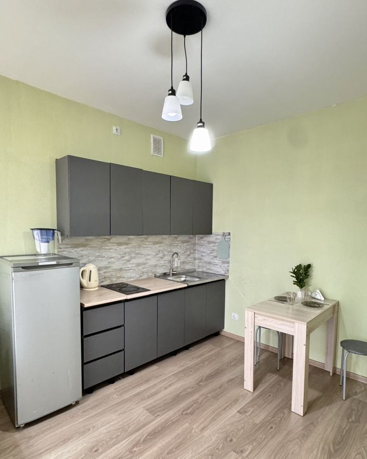 квартира г Екатеринбург р-н Октябрьский б-р Новосинарский 7 фото 2