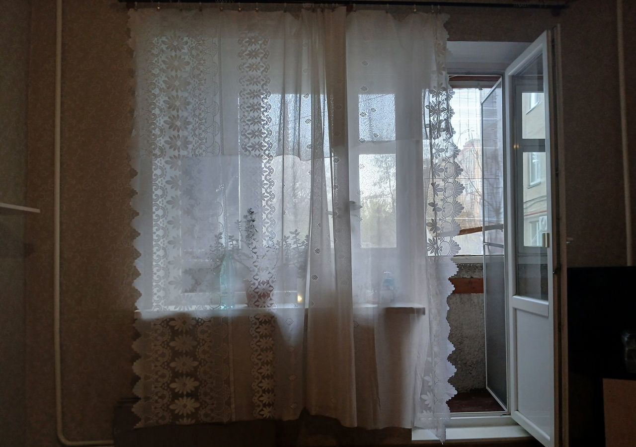квартира г Саратов р-н Октябрьский ул. имени В. Г. Клочкова, 15 фото 2