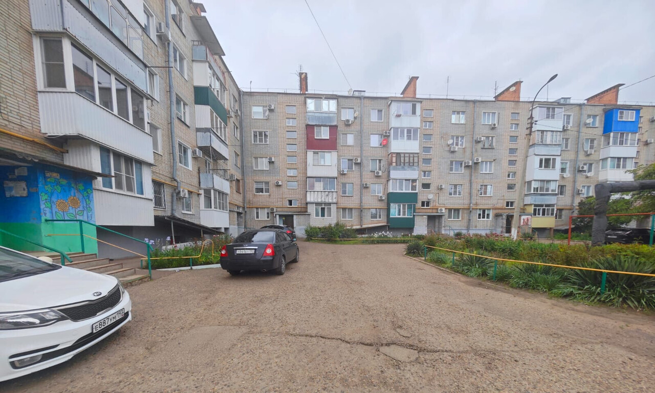 квартира р-н Тихорецкий г Тихорецк ул Чапаева 1 фото 1