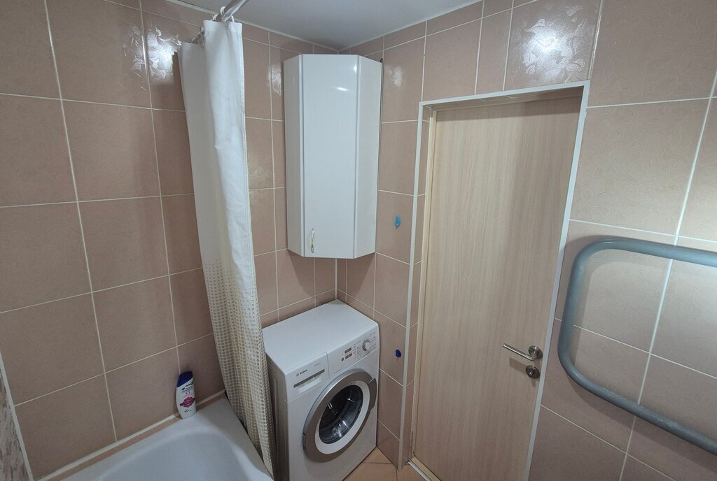 квартира г Саратов улица имени П. Ф. Батавина, 12 фото 17