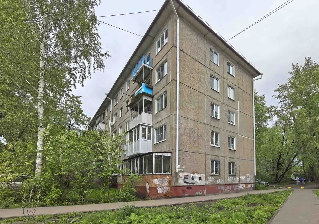 квартира г Омск п Чкаловский р-н Октябрьский ул Ермолаева 8 фото 17