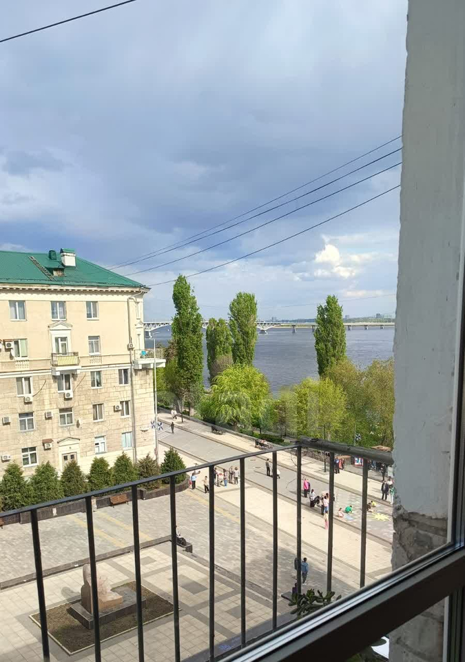 квартира г Саратов р-н Волжский ул Октябрьская 1 наб Космонавтов фото 2