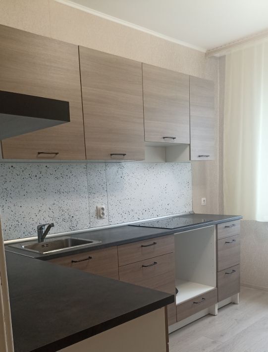 квартира г Омск р-н Центральный ул Тарская 261к/1 фото 4