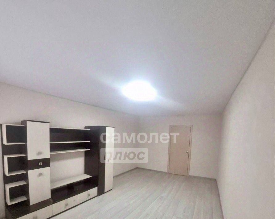 квартира г Екатеринбург р-н Железнодорожный Уральская ул Стрелочников 3 фото 1