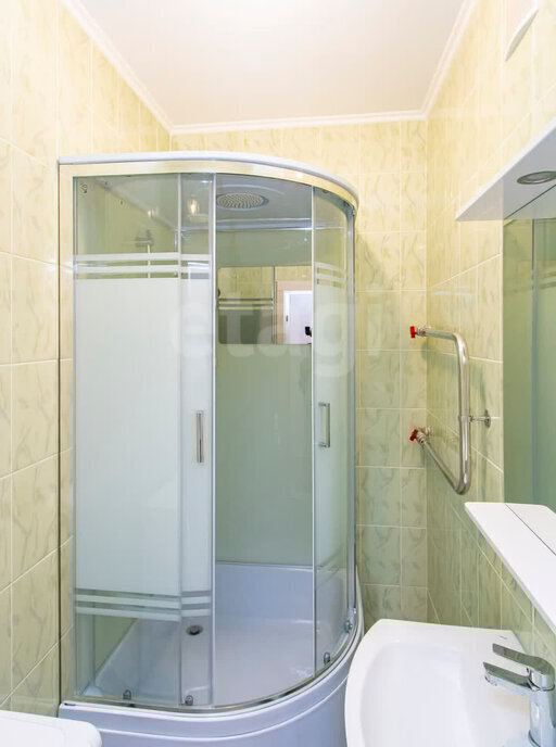 квартира г Тюмень проезд Геологоразведчиков 44а фото 15