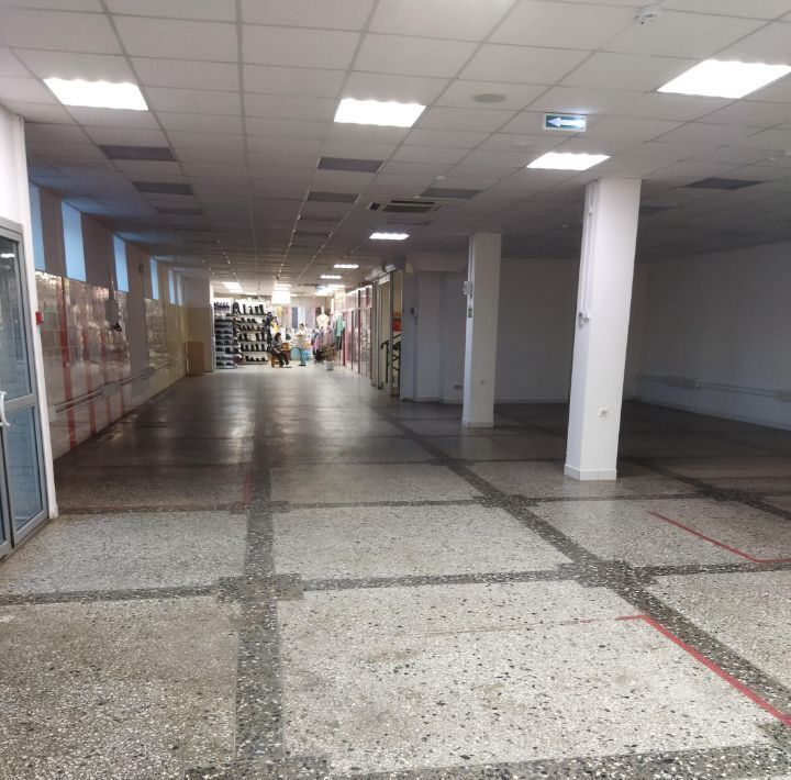 торговое помещение г Тольятти р-н Автозаводский 2 квартал ул Революционная 8в фото 4
