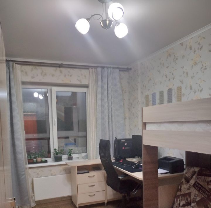 квартира г Тольятти р-н Автозаводский ул Революционная 7б фото 10