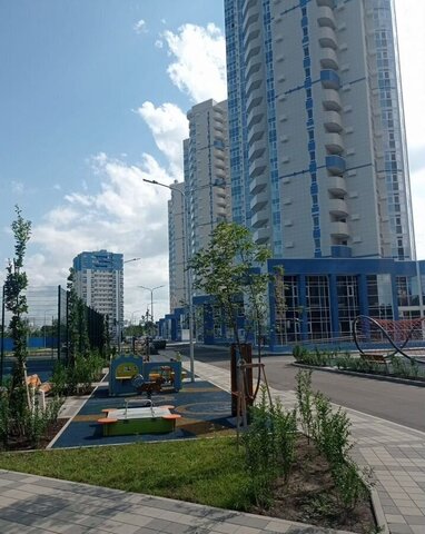 р-н Западный ул Шоссе Нефтяников 18к/2 фото