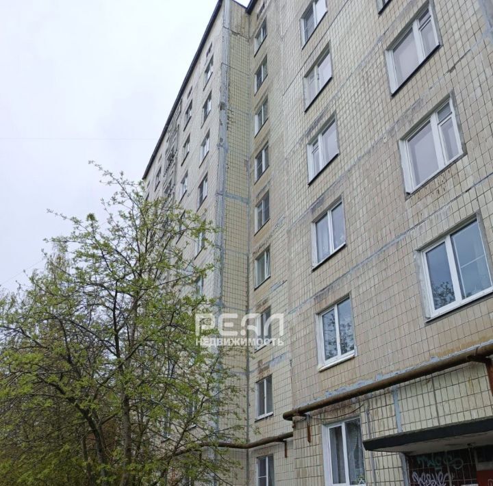 комната р-н Гатчинский г Гатчина ул Авиатриссы Зверевой 11 Гатчинское городское поселение фото 2