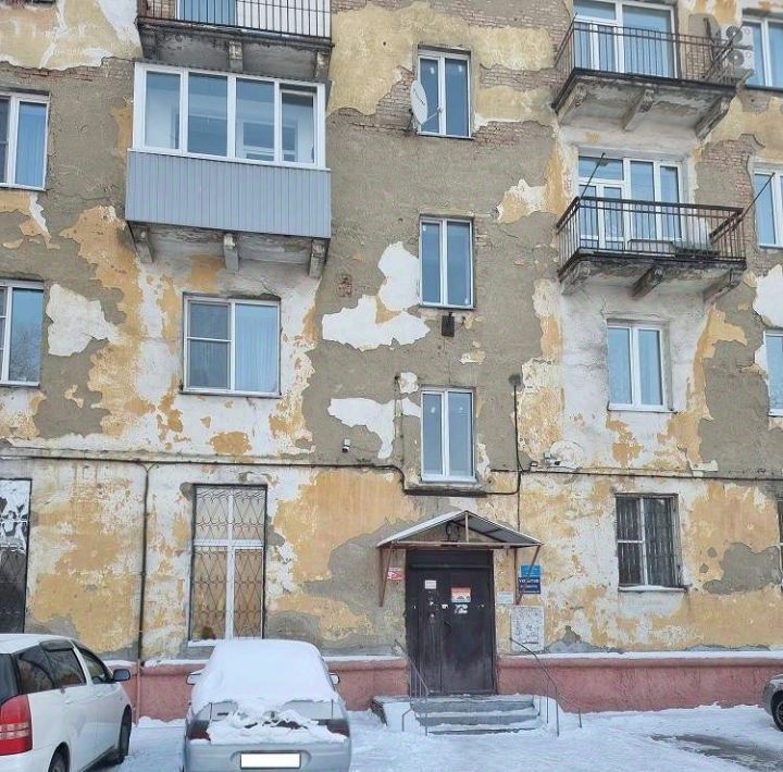 комната г Новокузнецк р-н Куйбышевский ул Челюскина 33 фото 2