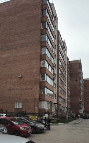 р-н Кировский ул Комкова 8/1 фото