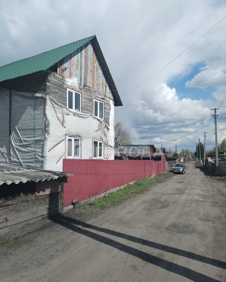 дом г Новокузнецк р-н Орджоникидзевский ул Коммунарка 98 Кемеровская обл. — Кузбасс фото 1