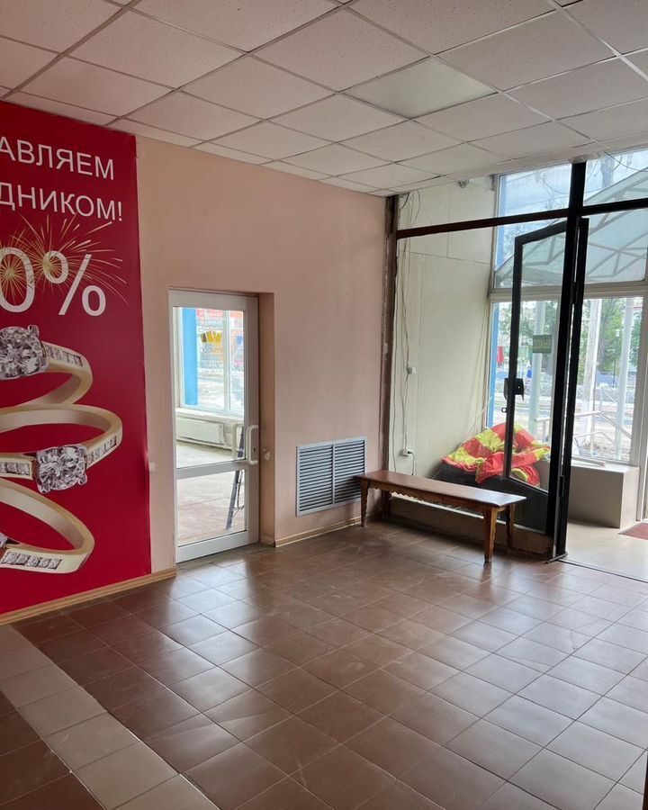 торговое помещение р-н Миллеровский г Миллерово ул 3 Интернационала 21а Миллеровское городское поселение фото 4