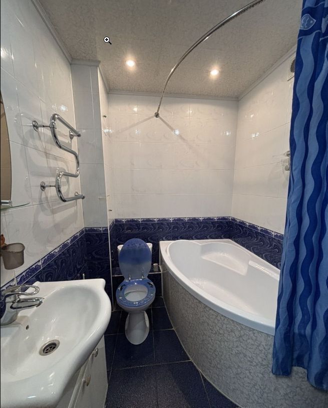 квартира г Тольятти р-н Автозаводский 16-й квартал б-р Цветной 10 фото 12