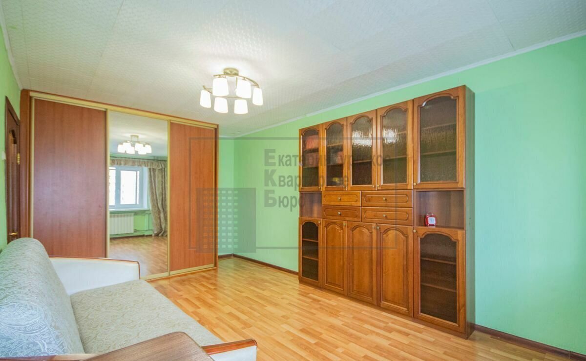 квартира г Екатеринбург р-н Ленинский Чкаловская ул 8 Марта 127 фото 1