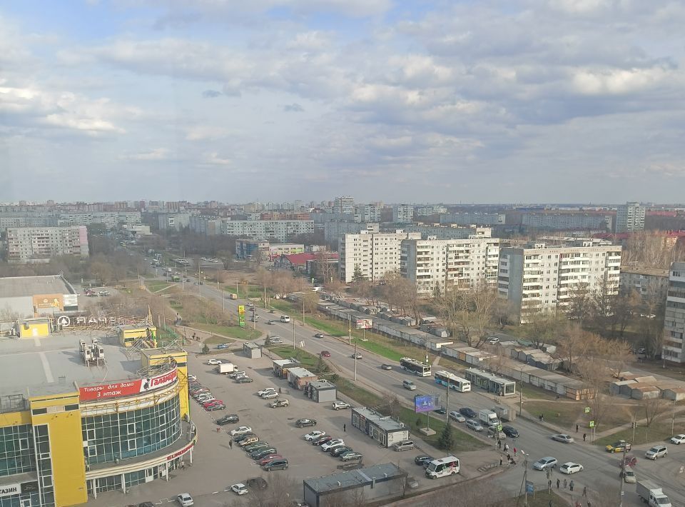 квартира г Омск р-н Кировский ул Дианова 16 фото 9