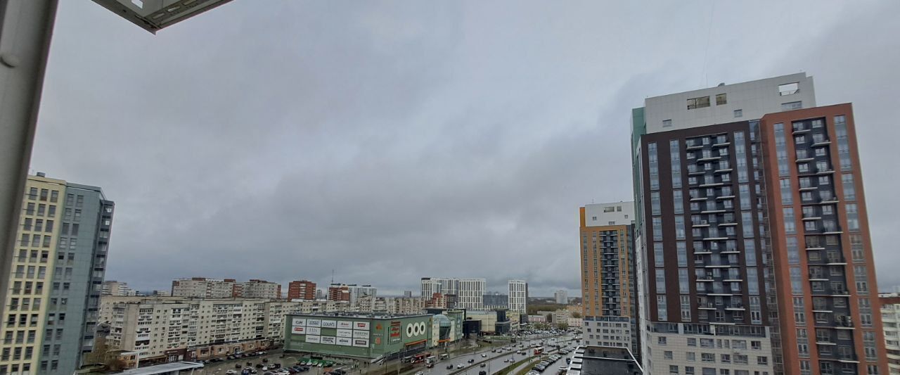 квартира г Пермь р-н Свердловский ул Революции 24 фото 9
