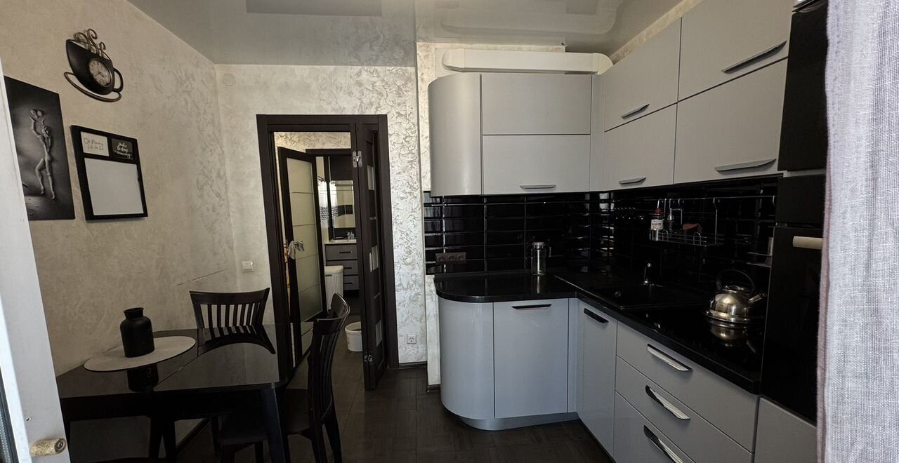 квартира г Иркутск р-н Правобережный ул Баррикад 62/10 фото 3