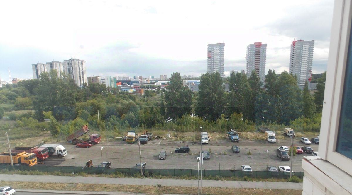квартира г Челябинск р-н Калининский ул Братьев Кашириных 85б фото 19