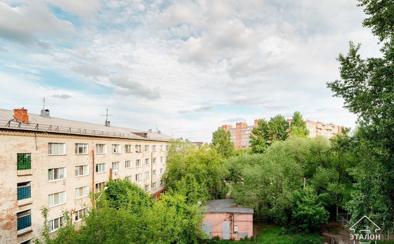 комната г Омск п Чкаловский пр-кт Космический 18 р-н Октябрьский фото 4