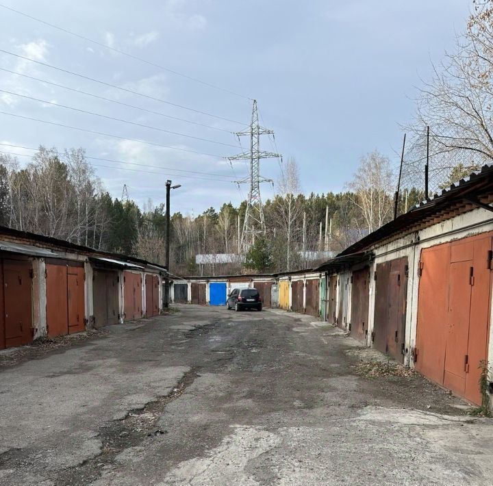 гараж г Красноярск р-н Октябрьский ул Академгородок 19 фото 4