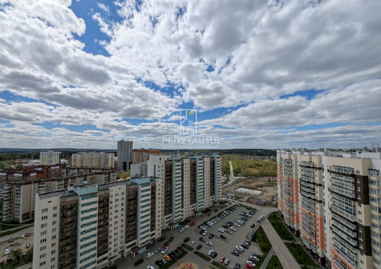 квартира г Екатеринбург р-н Октябрьский ул Латвийская 48/2 фото 1