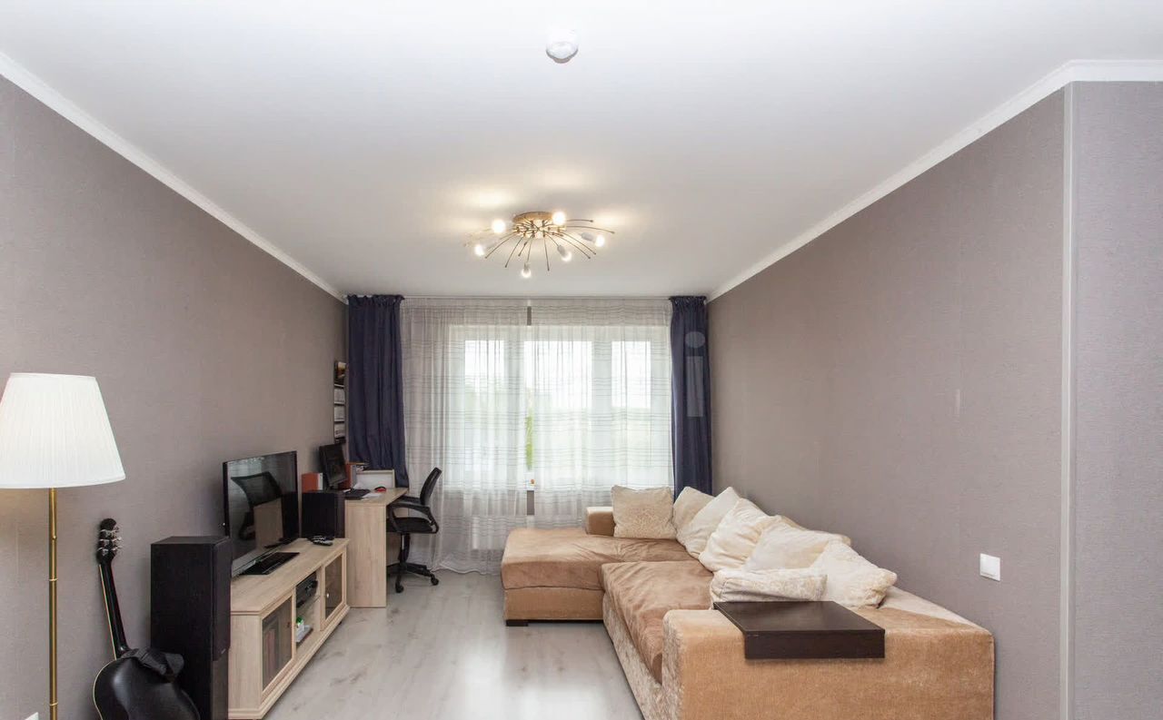 квартира г Тобольск 6-й мкр-н, 110к 1 фото 3