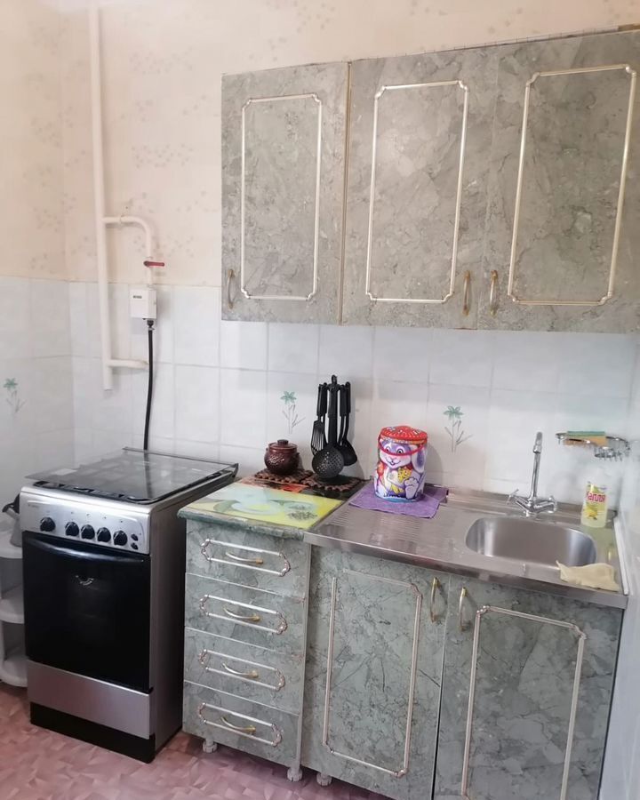 квартира г Омск п Чкаловский р-н Октябрьский ул Юбилейная 2 фото 1