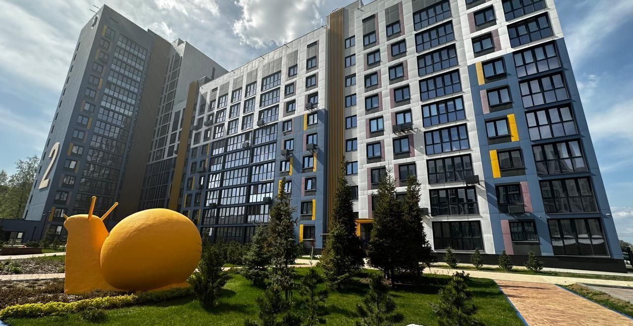 квартира г Брянск р-н Советский ул им. О.С. Визнюка 18 фото 1