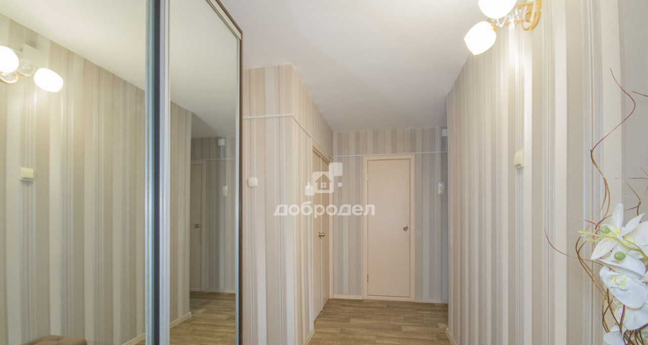 квартира г Екатеринбург р-н Кировский ЖБИ ул 40-летия Комсомола 31 м-н фото 1