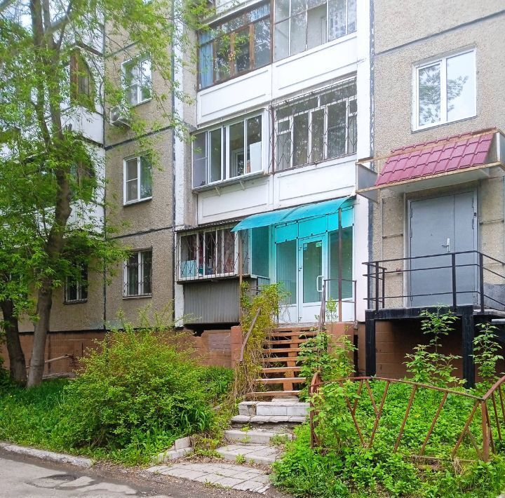 офис г Челябинск р-н Калининский ул Братьев Кашириных 95 фото 1